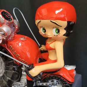 Betty Boop sur un chopper